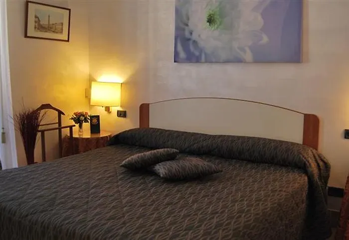 Giotto Flavia Otel 2*